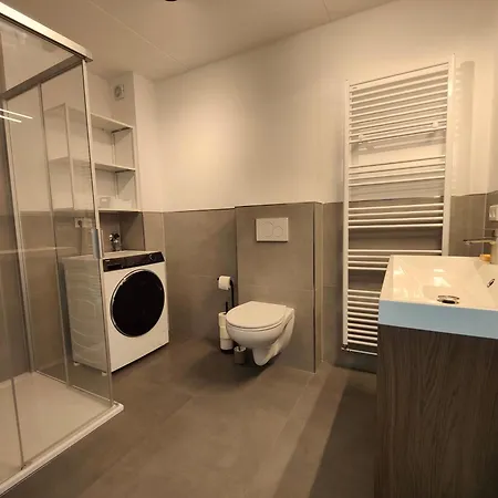 Appartement 18 *